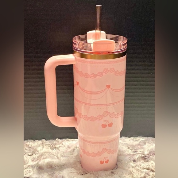 Stanley Valentine's Day 2026
Limited Edition PINK VELVET CAKE 30 oz Tumbler BNIB - Picture 3 of 5